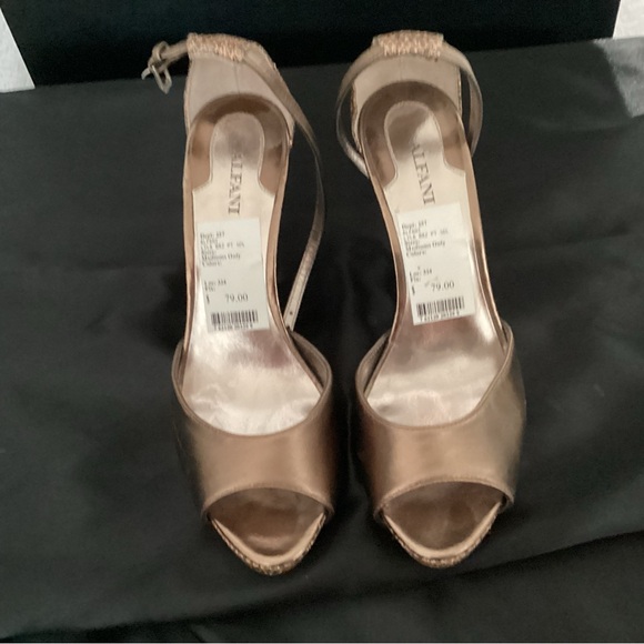 Women’s Alfani heels size 7.5 - Picture 5 of 6